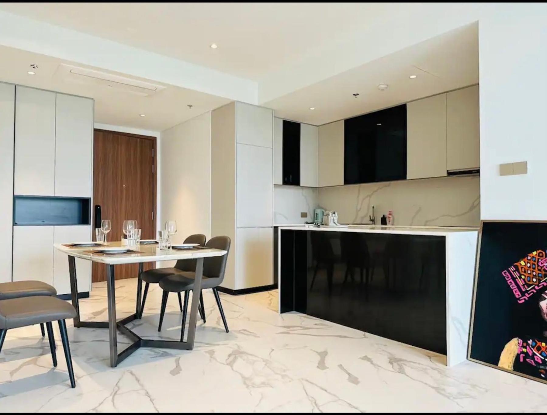 Metropole Square Cental Saigon Appartement